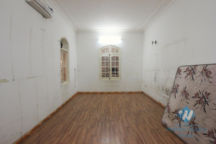 Unfurnished house for rent in Nghi Tam Street, Tay Ho, Hanoi, Good to making School, office